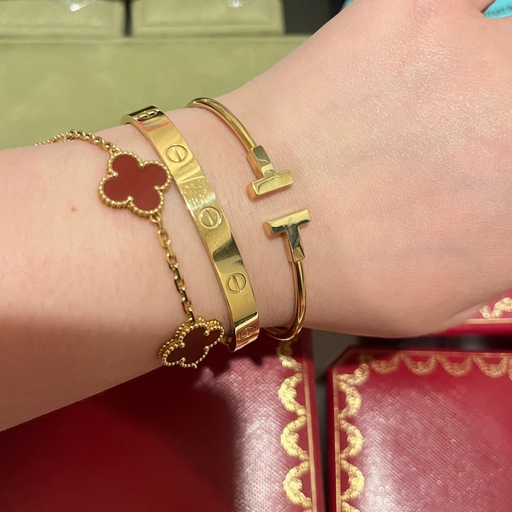 Tiffany&Co. T Wire Bracelet in Medium Size 
100% Authentic!